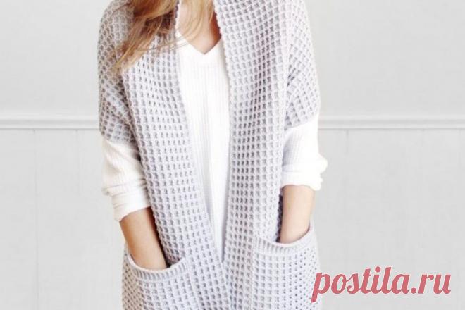 Как связать кардиган вафельным узором Уютный кардиган всегда пригодится! Он действительно чрезвычайно комфортен, легко комбинируется в другими вещами, и отлично смотрится.Хотите такой кардиган, как на фотографии? Тогда этот материал для вас!