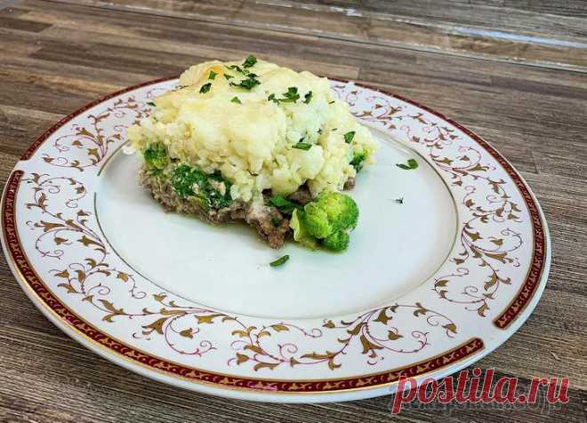 Рисовая запеканка с фаршем в духовке Рисовая запеканка с фаршем в духовке (Вкусное, нежное и диетическое блюдо)Рецепт запеканки с рисом:Рис отварной — 250 г.Фарш — 300 г.Брокколи — 150 г.Яйцо — 4 шт.Молоко — 80 мл.Соль, перец — по вкусуС...