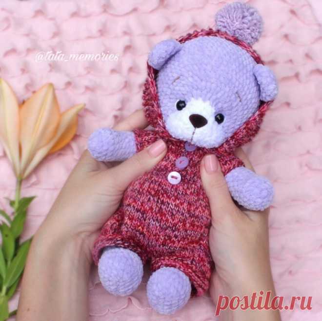 ​Мишка в комбинезоне