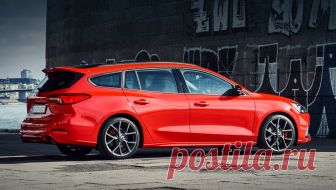 Универсал Ford Focus ST появится в Европе летом У хэтчбека Ford Focus ST в прошлом поколении была версия-универсал. Сохранилась она и в четвёртой генерации. Было бы странно, если б «сарай» технически