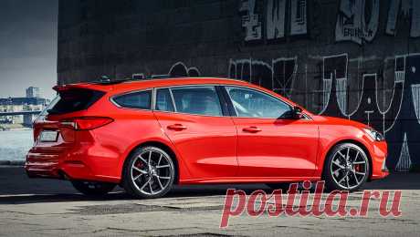 Универсал Ford Focus ST появится в Европе летом У хэтчбека Ford Focus ST в прошлом поколении была версия-универсал. Сохранилась она и в четвёртой генерации. Было бы странно, если б «сарай» технически