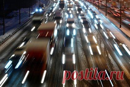 В Госдуме предложили вернуть штрафы за среднюю скорость. Представители профильных министерств обсудили возможность вернуть штрафы за среднюю скорость на отдельных участках дорог на встрече в Госдуме. В частности, за возврат таких штрафов выступили правительство Москвы и Минтранс России. Подобный контроль необходим в тоннелях, на эстакадах, около больниц и детских учреждений.