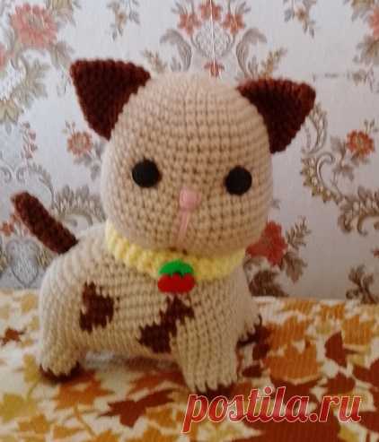 Котенок, связанный крючком, по мастер-классу Е Кузнецовой