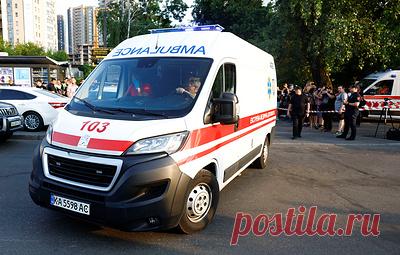 Устроивший взрыв в суде Киева покончил с собой. По словам главы МВД Игоря Клименко, во время штурма помещения ранены двое бойцов спецподразделения "Корд"