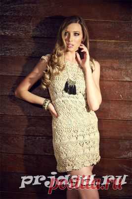 с круглой кокеткой крючком