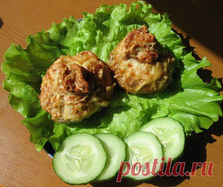 Мешочки из мяса.
Это блюдо я впервые попробовала, когда была в Суздале. Там  в ресторане оно называлось «Мешок солдата». Я дома попробовала их сделать, всем понравились. Итак, что надо: 
Куски свежей  свинины толщиной 1 см
Грибы
Лук
Сыр
Сливки
Подсолнечное масло, Соль, перец