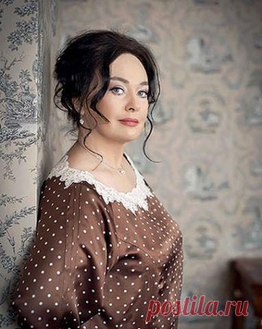 Хороших мужиков разбирают еще щенками
- Больше не слушайтесь бабушек. Они, знаете, сами наколбасят по жизни, а потом изображают перед нами, что они таки прям все одуванчики.
- Если любят по-настоящему, то любят и размер вашей попы, и вашу антигрудь!