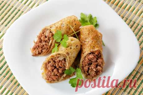 Как приготовить блины с мясом: классический рецепт
Уникальное блюдо, столь любимое в русской кухне – блины. Даём классический рецепт, как приготовить блины с мясом.