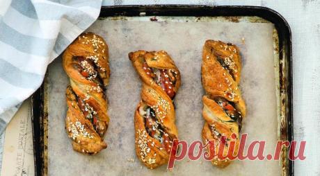 Прекрасная закуска на любой вечеринке: рыбные слойки с лососем и палтусом — Фактор Вкуса