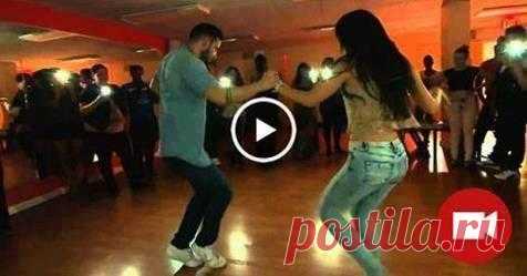 Я в восторге от этой парочки! Шикарное исполнение танца бачата!