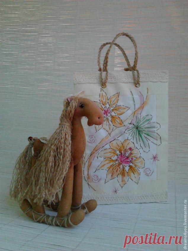 Декорирование бумажной упаковки вышивкой и акварелью - Ярмарка Мастеров - ручная работа, handmade