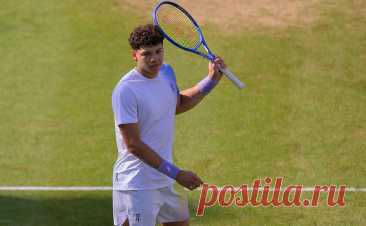 Впервые за 19 лет в топ-10 рейтинга ATP будут трое теннисистов из США. Бен Шелтон на следующей неделе дебютирует в топ-10, присоединившись к Тейлору Фрицу и Томми Полу. Последний раз трое представителей США были в десятке лучших в апреле 2006 года — Андре Агасси, Джеймс Блэйк и Энди Роддик