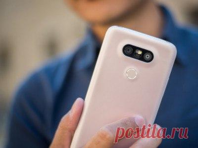 В LG G5 используется Snapdragon 820 с улучшенной аудиосоставляющей Любители качественного звука непременно должны были оценить дополнительный модуль Hi-Fi Plus для смартфона LG G5, разработанный в партнёрстве с известной компанией Bang & Olufsen. Данный аксессуар поддерживает воспроизведение звука высокой четкости частотой 384 кГц / 32 бит, однако и сам по себе смартфон LG G5 может порадовать качественным звуком. В процессоре Qualcomm Snapdragon 820, который используется во флагмане,…