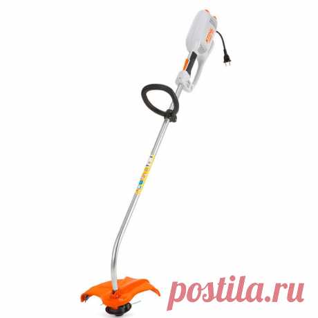 Электрическая коса Stihl FSE 71 предназначена для работ по стрижке газона и может эффективно и быстро справляться со всеми видами трав. Этот триммер является экологически безопасным, что обусловлено отсутствием выхлопных газов. Агрегат при работе издает минимальные шумы, поэтому процесс кошения становится более комфортным. Перед приобретением стоит учесть два фактора. Это зависимость от электропитания и небольшая площадь. Полные технические характеристики смотрите на сайте.