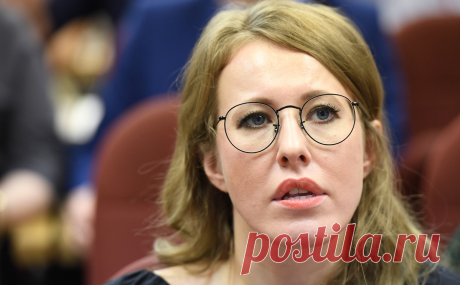 Собчак получила сотрясение мозга после ДТП в Сочи. Телеведущая сообщила, что у нее сотрясение мозга и многочисленные травмы, сотрясение также получила ее ассистентка. Mercedes, в котором находилась Собчак, выехал на встречную полосу и врезался в Volkswagen