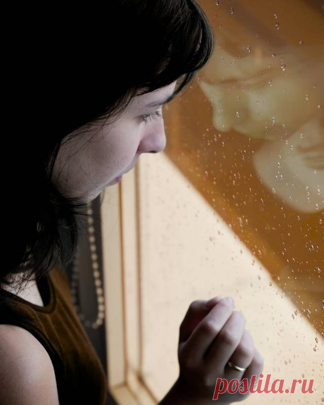 Тревожный звоночек: семь признаков абсолютного одиночества, состояние которых может привести к трагедии — Психология