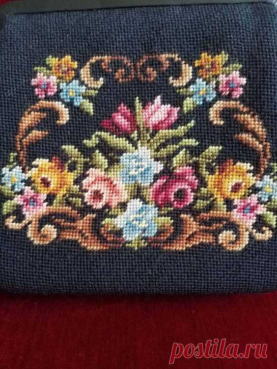 Beautiful black needlepoint handbag wool Kelly handbag with flowers and roses free shipping U.S only sale!