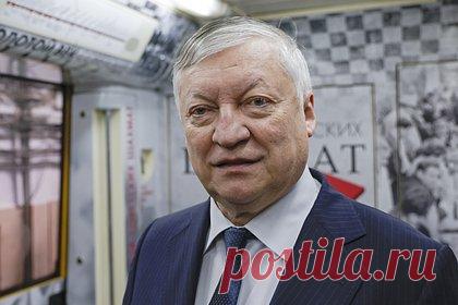 В Кремле прокомментировали госпитализацию Карпова. Пресс-секретарь президента России Дмитрий Песков прокомментировал госпитализацию чемпиона мира по шахматам Анатолия Карпова. «Мы все в курсе и желаем ему скорейшего выздоровления», — заявил представитель Кремля, отвечая на вопрос о том, знает ли об этом президент России.