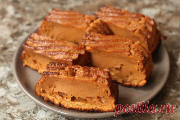 Вкуснейший пирог-суфле из двух ингредиентов - КУХНЯ МИРА 
 
 
 Сегодня хочу предложить вам рецепт «сверхнеобычного», но очень вкусного пирога, который можно приготовить всего из двух ингредиентов — это 1 банки сгущённого варёного молока и нескольких яиц. Ни муки, ни крахмала добавлять не нужно. Выпечка получается нежнейшей По консистенции такой пирог больше похож на суфле или пудинг – влажный, пропитанный, с приятным […]