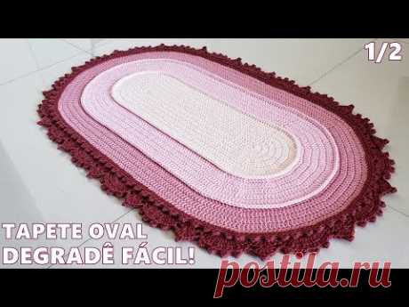 Tapete oval de crochê com degradê de cores  1/2