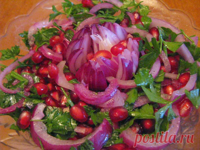 Самые вкусные рецепты: Гранатовый салат к жаренному мясу и шашлыку