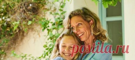 Бедные мамы и папы — вечно им приходится сталкиваться с критикой и завышенными требованиями. Но разве бывают «идеальные родители»? Нет, ведь ошибаются все. Вот 9 вопросов, которые помогут сомневающимся и напомнят о важных моментах воспитания всем, кто занят этим нелегким и благородным делом. #воспитаниедетей #хорошийродитель #секретывоспитания