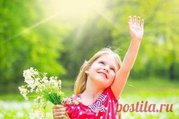 Солнышко на небе – это хорошо, но солнце в душе - важнее. Берегите свое солнце.

Сергей Безруков