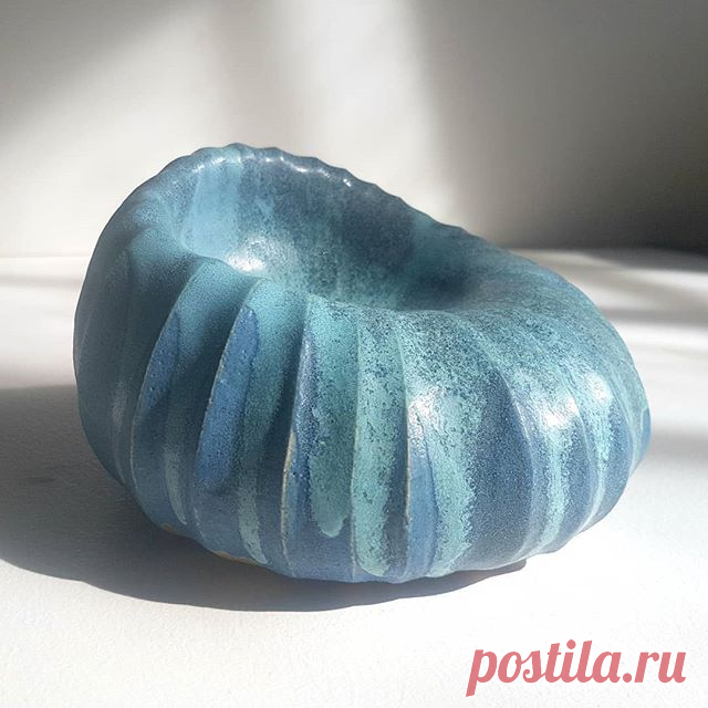 This ribbed form is currently on show in 'Even more Alchemy' show at @tathagallery on Tayside.  Definitely worth a trip to this beautiful gallery looking across the water to the stunning new @vadundee