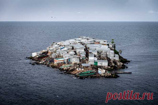 130 человек посреди огромного африканского озера: фото о жизни одной из самых странных и обособленных коммун в мире —