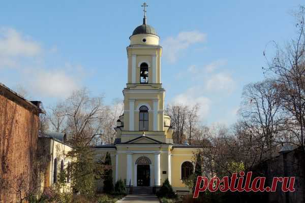 Храм на Миусском кладбище передан Церкви Разорение храма на Миусском кладбище пришлось на 5 апреля, когда было изъято «4 пуда 4 фунта 25 золотников золотых и серебряных изделий».