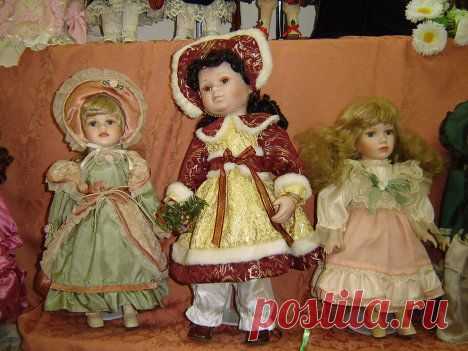 Английские дамы в старинных нарядах: коллекционные куклы в Белогорье | Ты - репортёр | «Ты - репортер»: новости от очевидцев. , видео