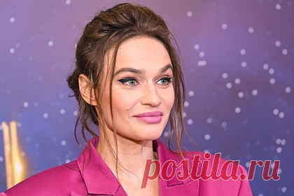 Алена Водонаева показала квартиру в центре Москвы для своего кота Эскобара. Российская телеведущая Алена Водонаева показала квартиру в Москве, которую приобрела для своего кота Эскобара. Интерьеры нового жилья знаменитость продемонстрировала подписчикам в социальных сетях. Недвижимость расположена в центральном районе Хамовники, а за ее покупку Водонаева отдала 19 миллионов рублей.