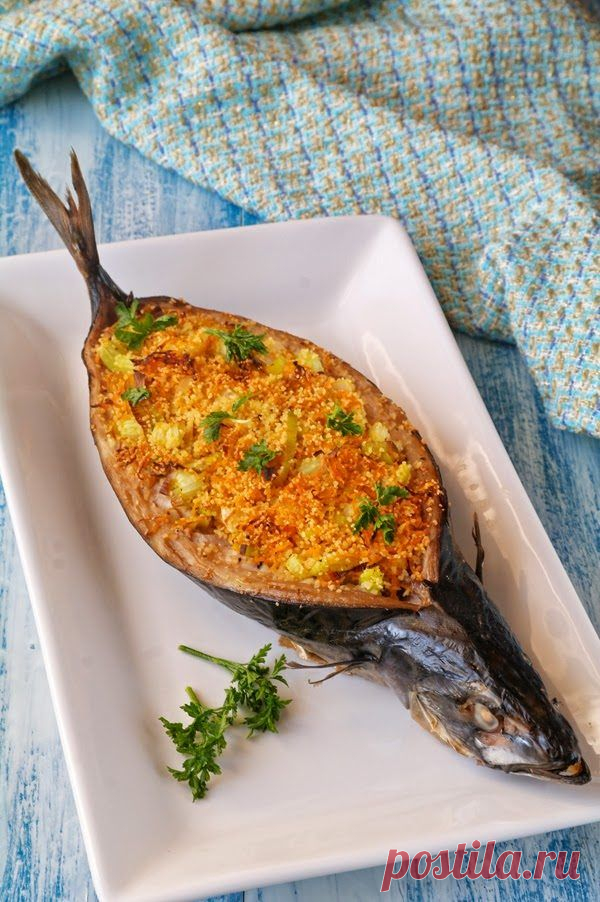 Скумбрия, фаршированная кус-кусом с овощами