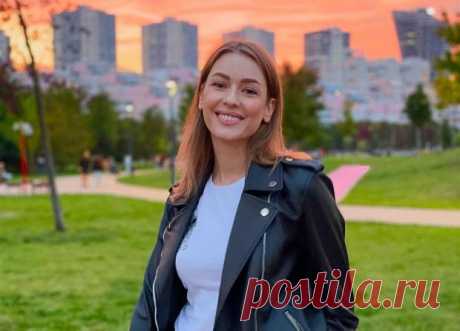 Евгения Лоза с мамой: актриса умилила поклонников редким семейным фото