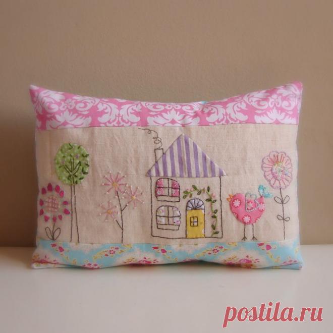 Cushion bird house applique | Cojines - Pillow 2