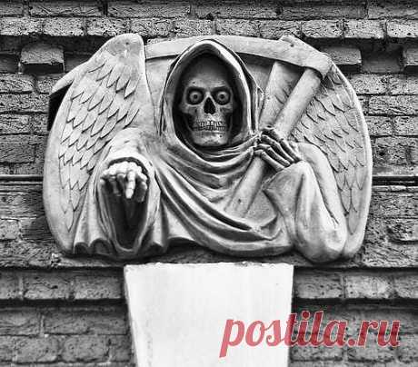 НАВЕРНОЕ ПОКАЗЫВАЕТ,ЧТО КОМУ ТО ПОРА ...!!!