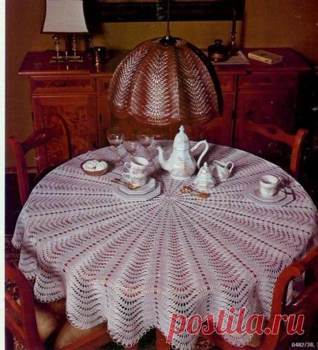 Скатерь, абажур и юбка спицами. И всё по одной схеме