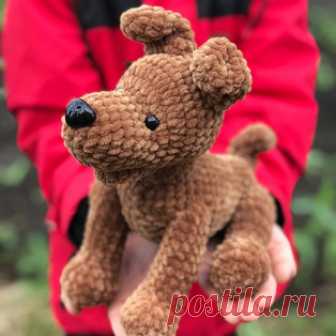 Собака амигуруми. Схемы и описания для вязания игрушек крючком! Бесплатный мастер-класс от Юлии Тихоновой по вязанию плюшевой собаки крючком. Высота вязаной собачки примерно 25-30см в положении сидя. Для изготовлен…