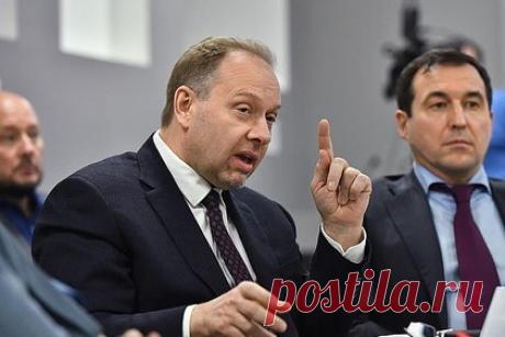 В Госдуме предложили к «чертовой матери» закрыть российский корпункт WSJ. В ГД предложили к «чертовой матери» закрыть российский корпункт WSJ. С таким заявлением в комментарии радиостанции «Говорит Москва» выступил депутат нижней палаты парламента Олег Матвейчев. По его словам, занимающего должность зампреда комитета ГД по информационной политике, издание не сделало РФ ничего хорошего.