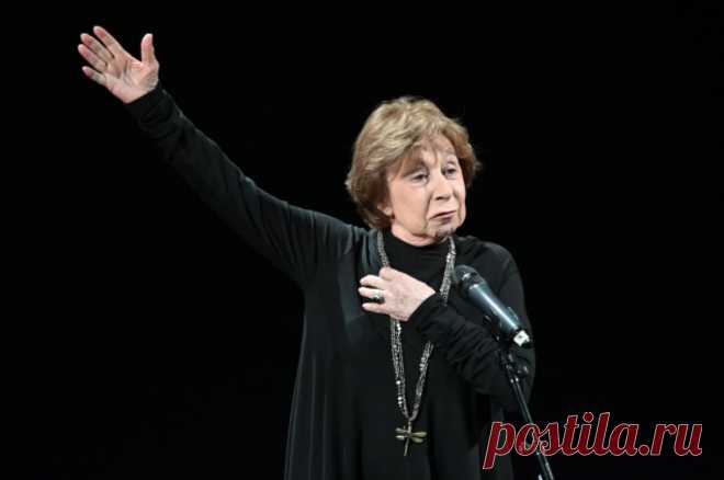 Валентина Талызина призналась, что не считает Лию Ахеджакову актрисой. Звезда советского кино высказалась о своей коллеге по фильму «Ирония судьбы, или С легким паром!»