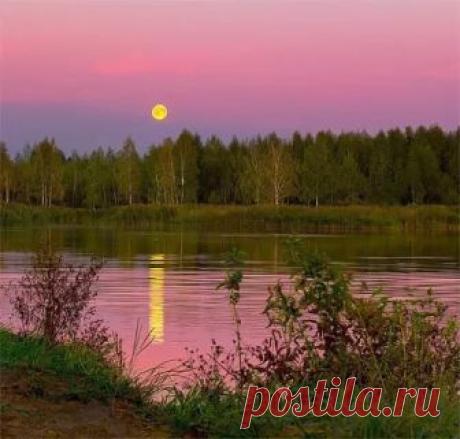 Ой, красивы на речке закаты !