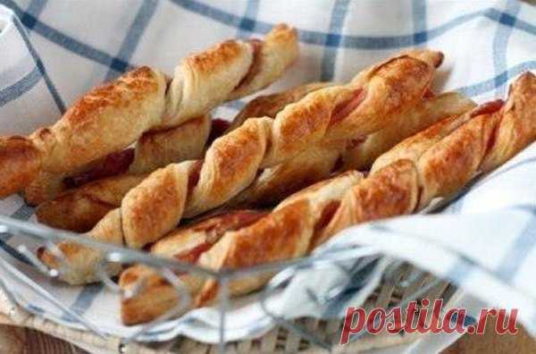 Слоеные палочки с ветчиной