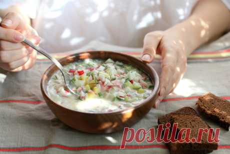 Нюансы вкусной окрошки  Жаркий летний день невозможно представить без свежей и аппетитной окрошки. Это идеальное блюдо для этого времени года, ведь окрошку подают к столу именно в холодном виде. А еще это кладезь полезных в…