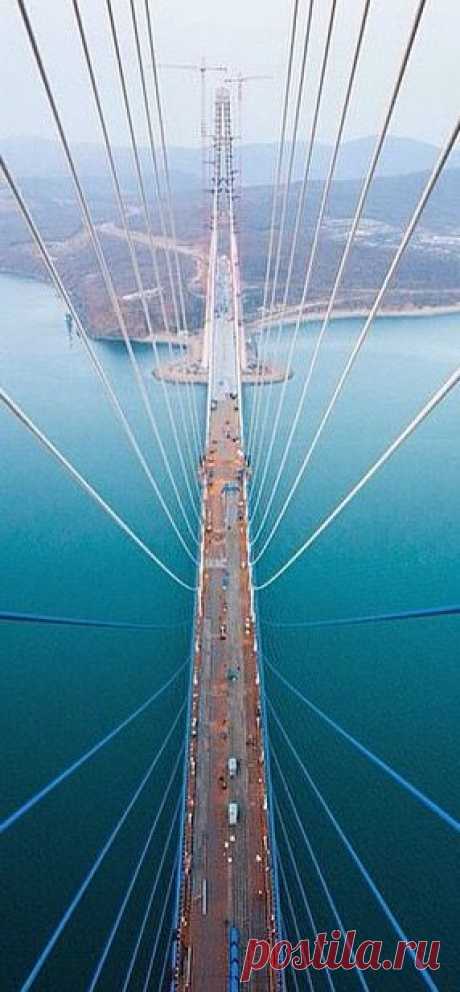 Drone view of Vladivostok Bridge in Russia /// #travel #wanderlust | МОСТЫ