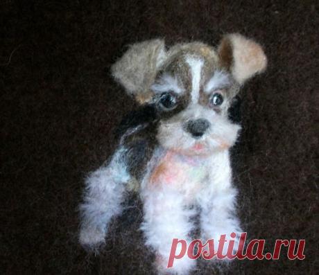 Декоративный элемент &quot;Щенок&quot;. Декоративный элемент может использоваться, как декоративный карман или нашивка-аппликация на свитер, сарафан, кофту и т. д ( если это будет карман, то нужно пришить подклад). Основа выполнена из шерсти, имеет рыхлую, не толстую, легкую структуру, не расползается, не даст усадку и после аккуратной стирки( обращение должно быть , как с оренбургским платком). Изображение  полуобъемное. Размер 16см * 13 см.