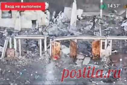 На видео попало водружение российского флага над Авдеевкой. На видео попал момент водружения солдатами российского флага над Авдеевкой. На опубликованных кадрах видно, как бойцы 114-й славянской бригады Вооруженных сил (ВС) России поднимают триколор над территорией бывшей части противовоздушной обороны. Военные также развернули на занятых позициях флаг своего подразделения.
