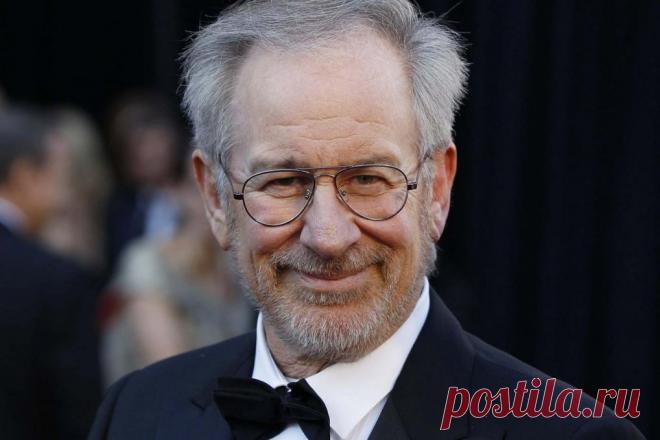 Звезды Голливуда, чьи предки эмигрировали из Российской империи и СССР
Дедушка по маминой линии и дедушка по линии отца — из России. Муж сестры знаменитого режиссера — дальний родственник Бориса Пастернака.