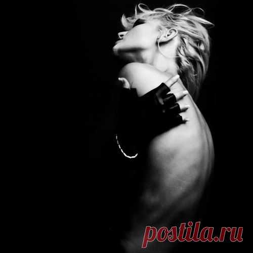 -Знаешь, ты кто? Ты-эгоистка!  / Слабый пол!