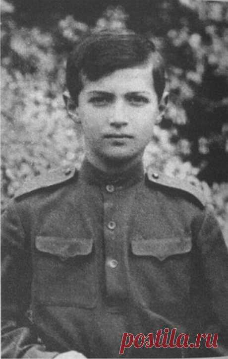 Цесаревич Алексей в военной форме. / Историческая справка
