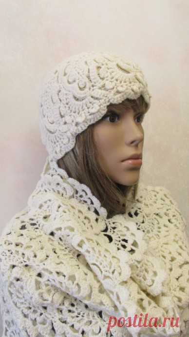 Комплект аксессуаров-палантин, шапочка, варежки в цвете айвори.